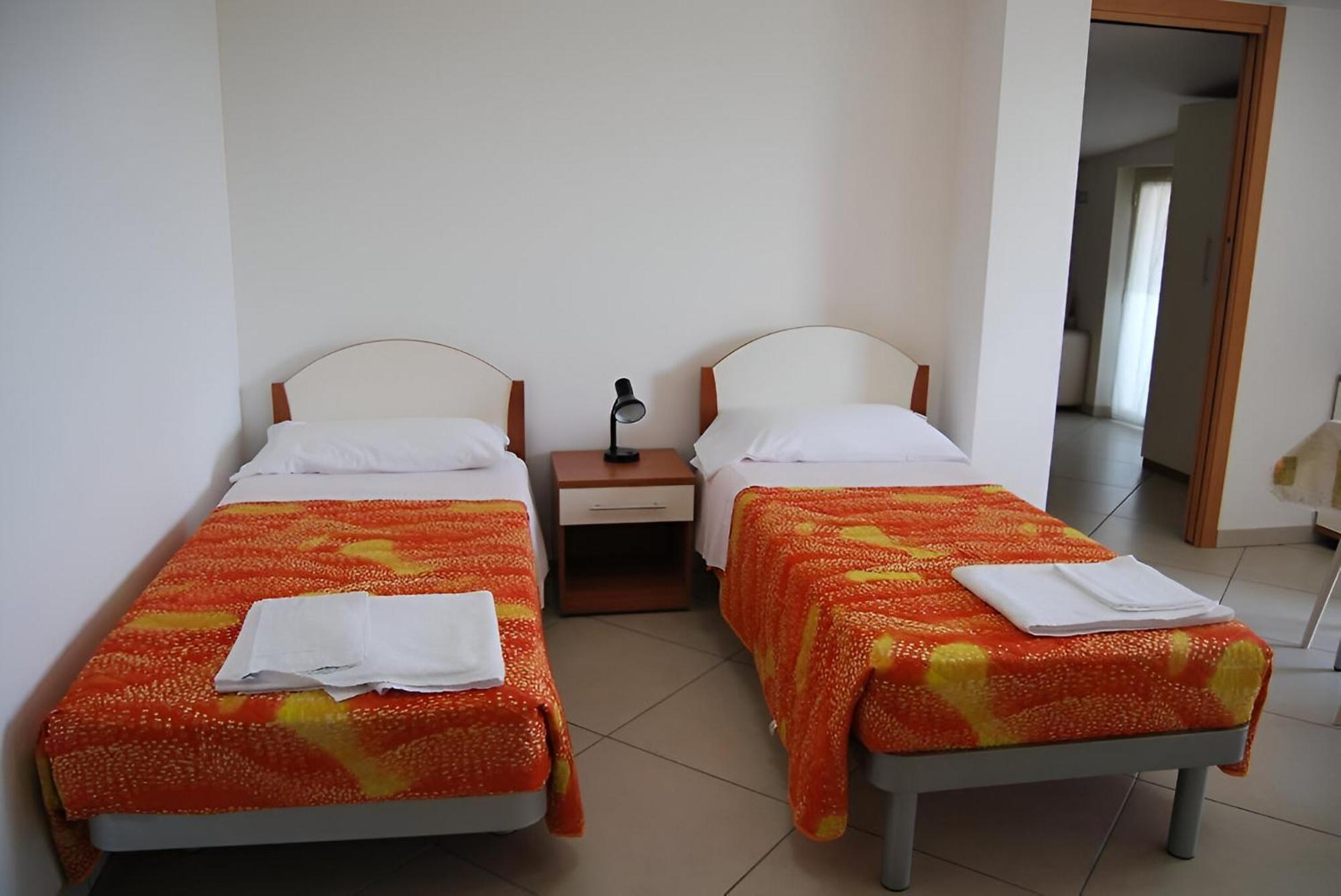 Eu Ropa Hotel Nereto Exterior photo